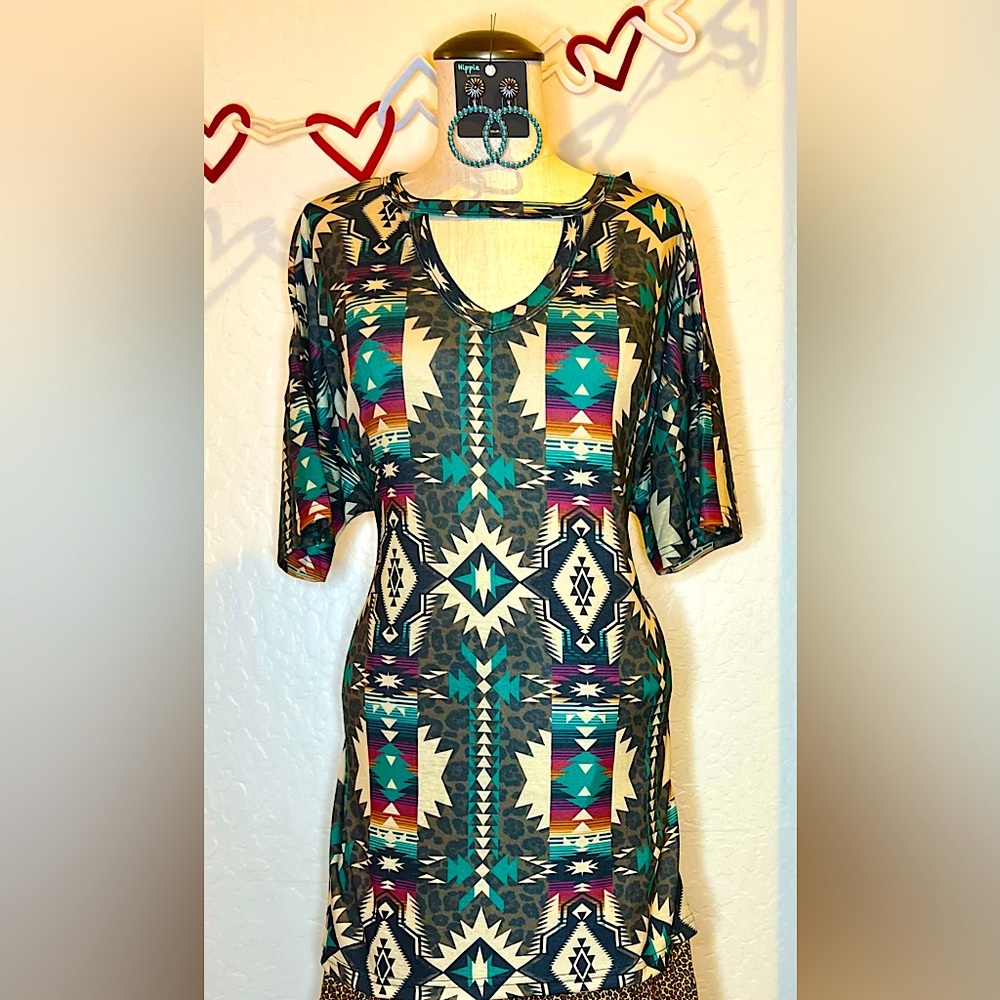 New top w/tags, XL, Crazy Train aztec/setape top, short sleeve